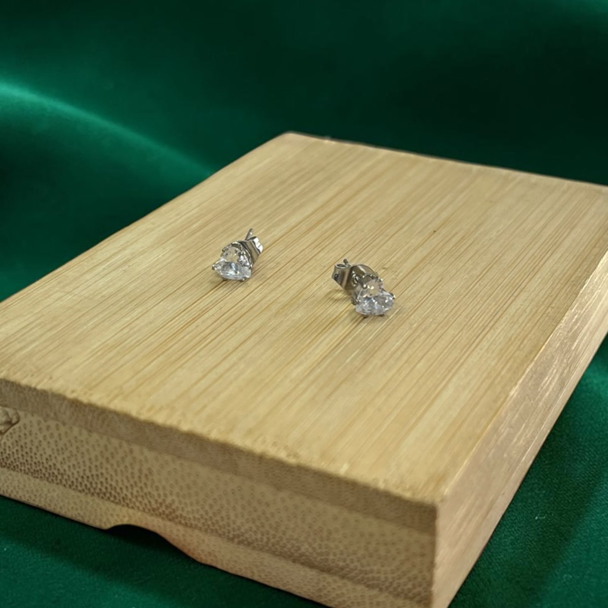 AROS CORAZÓN PIEDRITA ACERO QUIRÚRGICO
