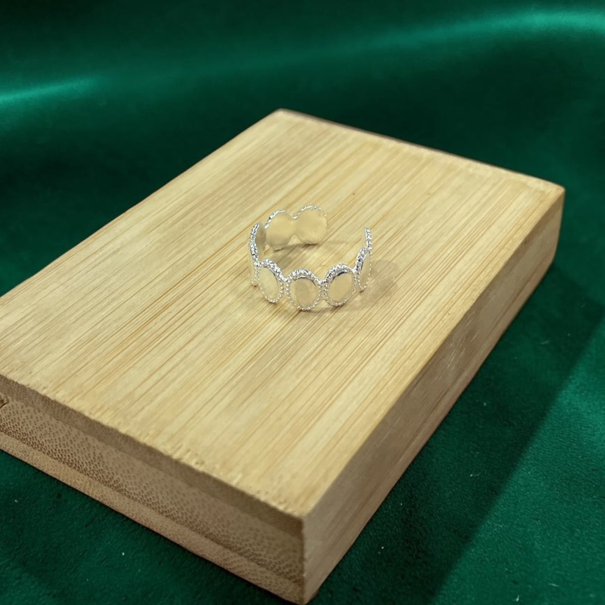 ANILLO REGULABLE ÓVALOS ACERO BLANCO