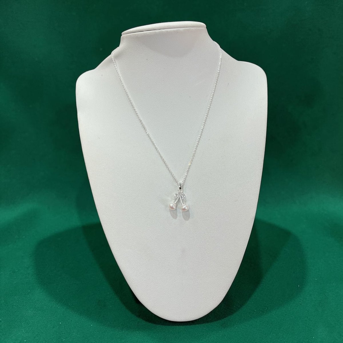COLLAR CEREZAS BLANCAS COBRE