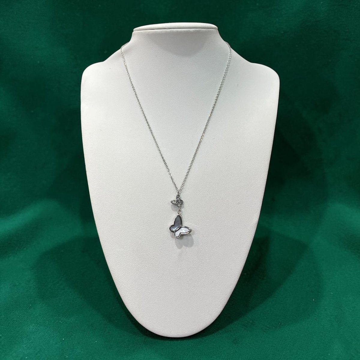 COLLAR FINO DOBLE MARIPOSA COBRE