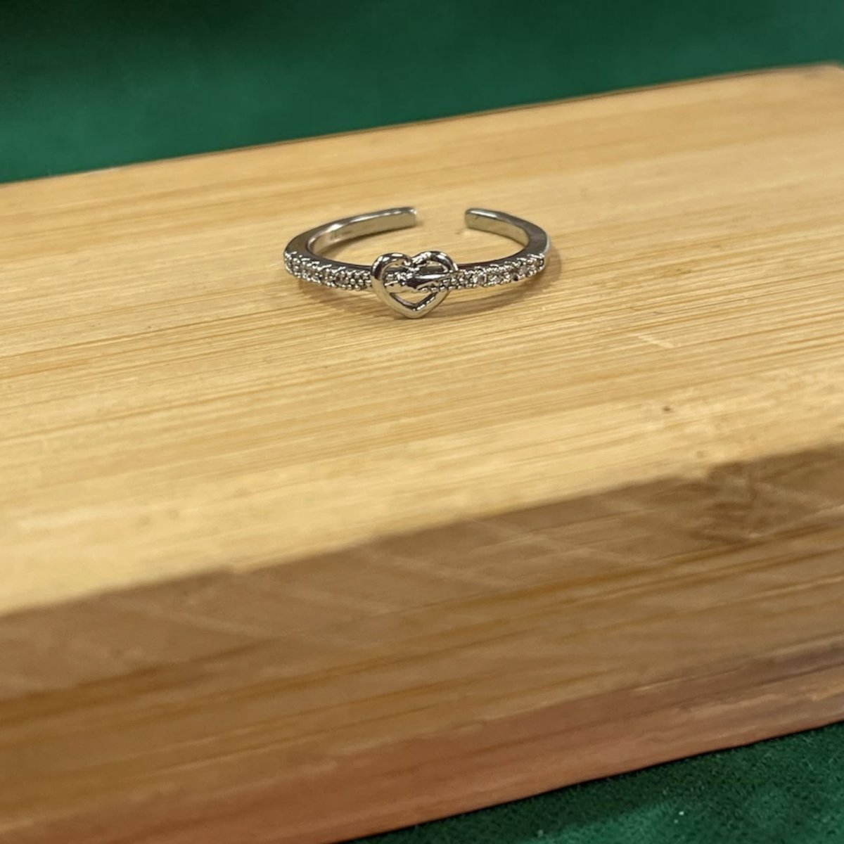 ANILLO REGULABLE CORAZONCITO Y BRILLOS BRONCE
