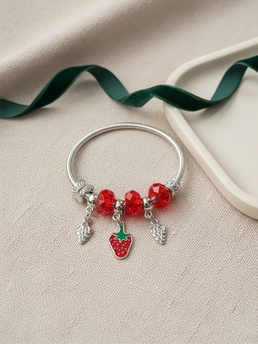 PULSERA CON CHARMS FRUTILLA FANTASÍA